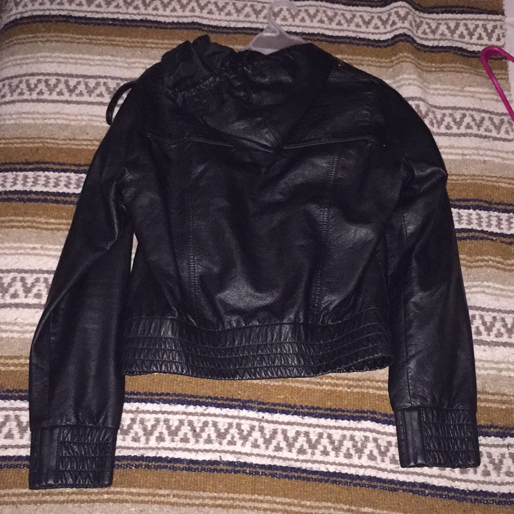 Leather jacket - Picture 2 of 2
